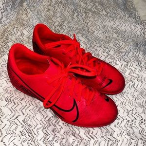 Nike Mercurial Vapor 13 Club MG 'Laser Crimson'